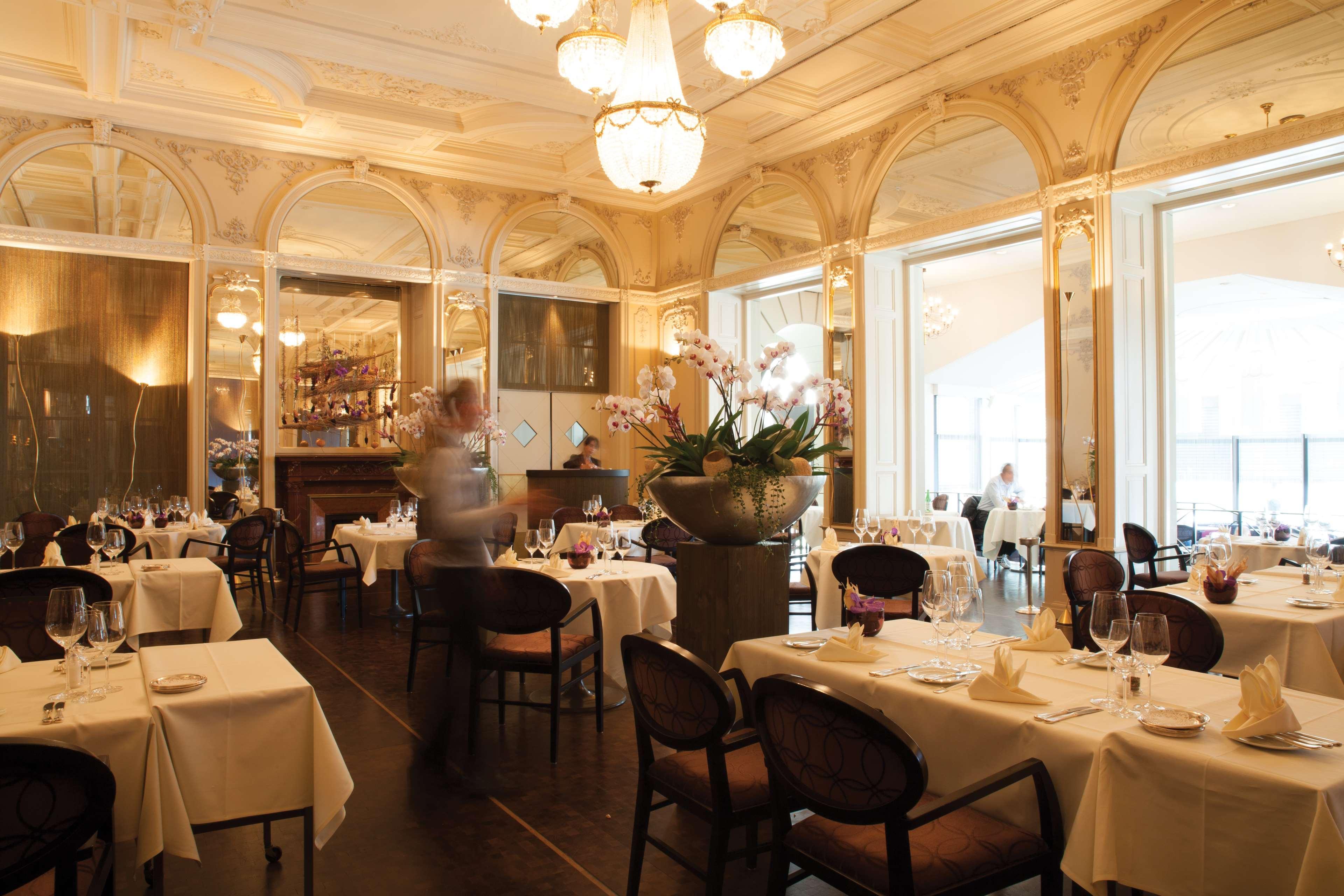 Hotel Schweizerhof Luzern Buitenkant foto Restaurant "Le Meurice"
