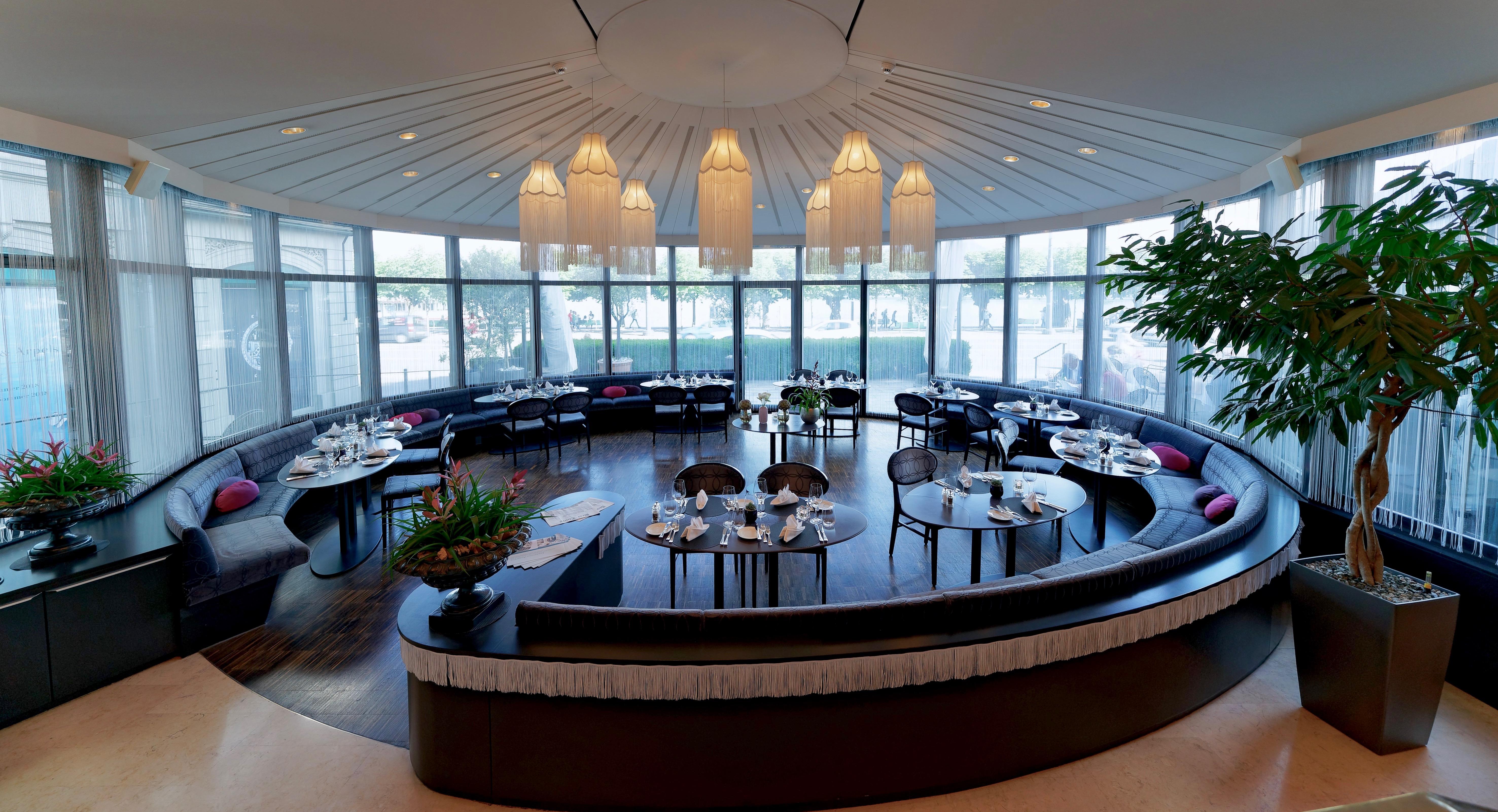 Hotel Schweizerhof Luzern Buitenkant foto The restaurant
