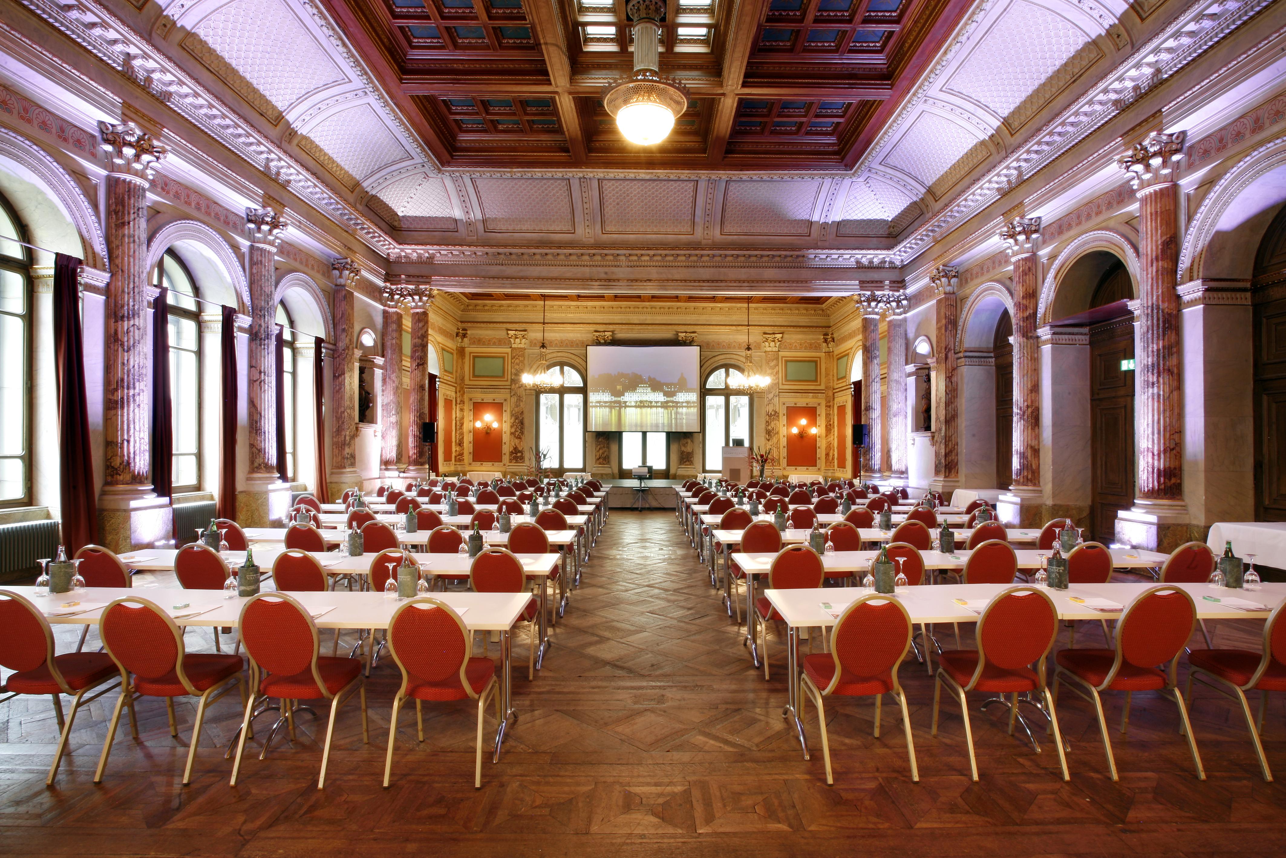 Hotel Schweizerhof Luzern Buitenkant foto The main conference hall
