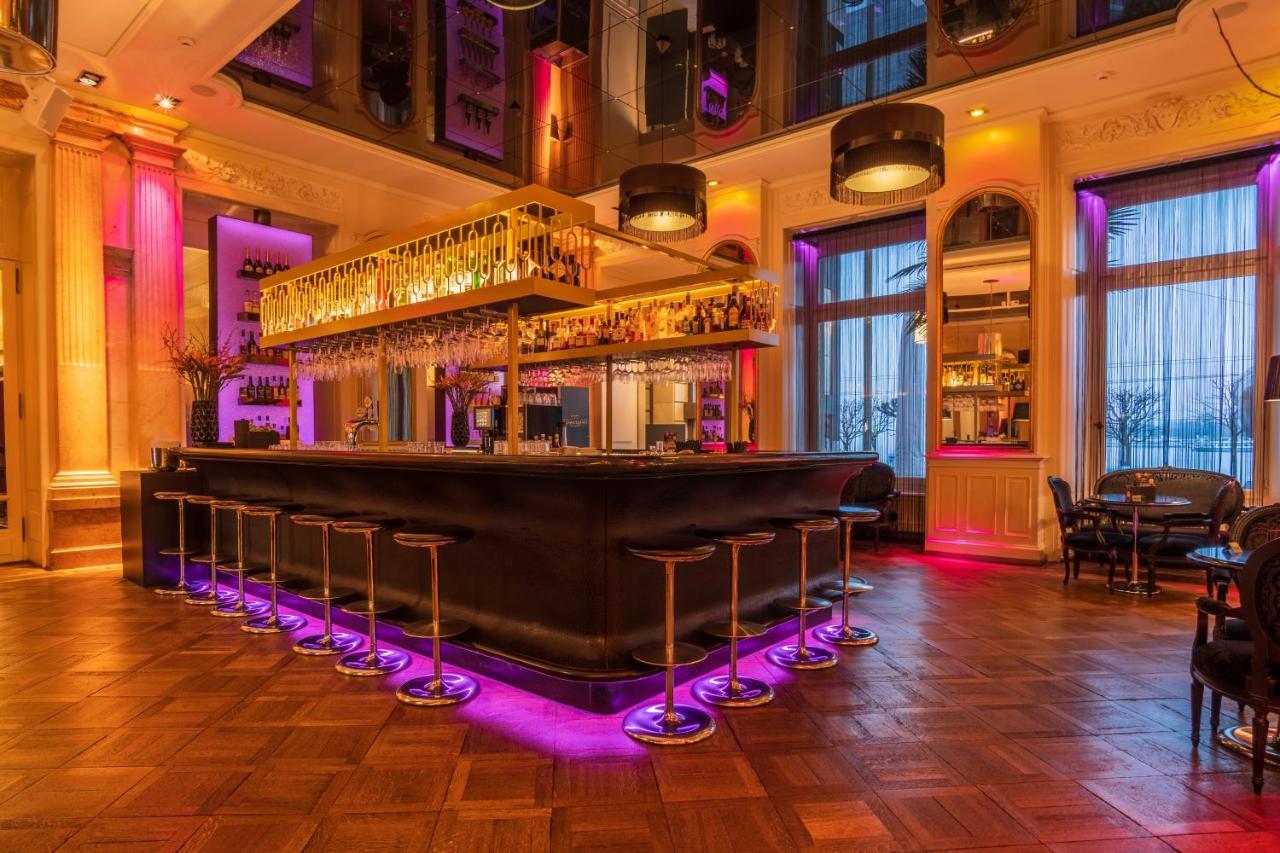 Hotel Schweizerhof Luzern Buitenkant foto The bar at the 101 bar