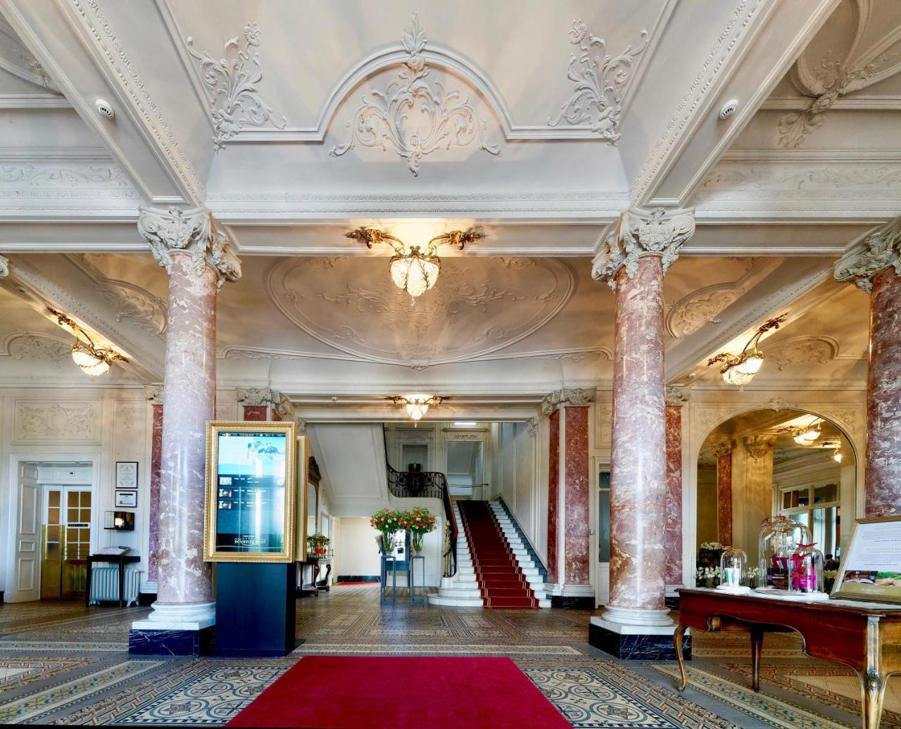 Hotel Schweizerhof Luzern Buitenkant foto Interior of the hotel